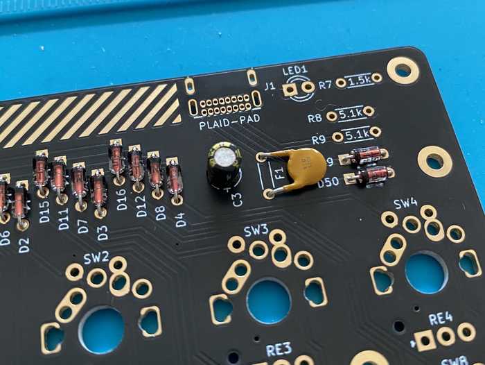 plaid pad electrolytic capacitor 1